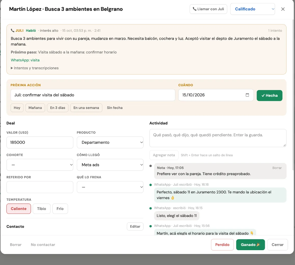 Ficha real de una oportunidad en el CRM: resumen de la llamada, próximo paso y mensajes de WhatsApp